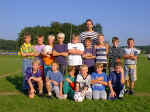 U10 Fußballmannschaft mit Trainter Okt98.jpg (246709 Byte)